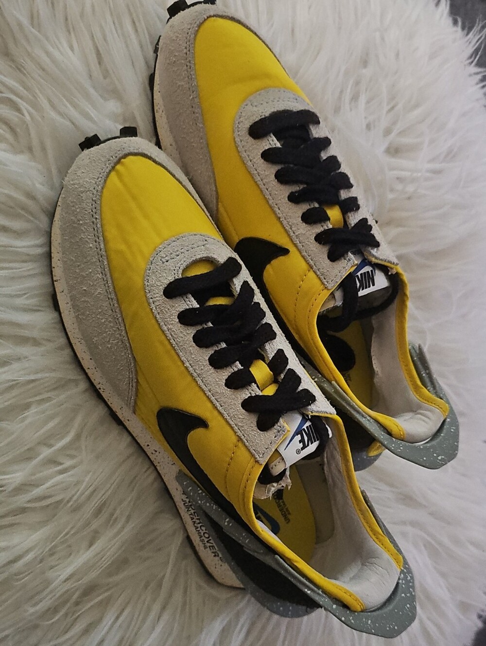 Nike Yellow and Black Men's Retro Running Sneakers